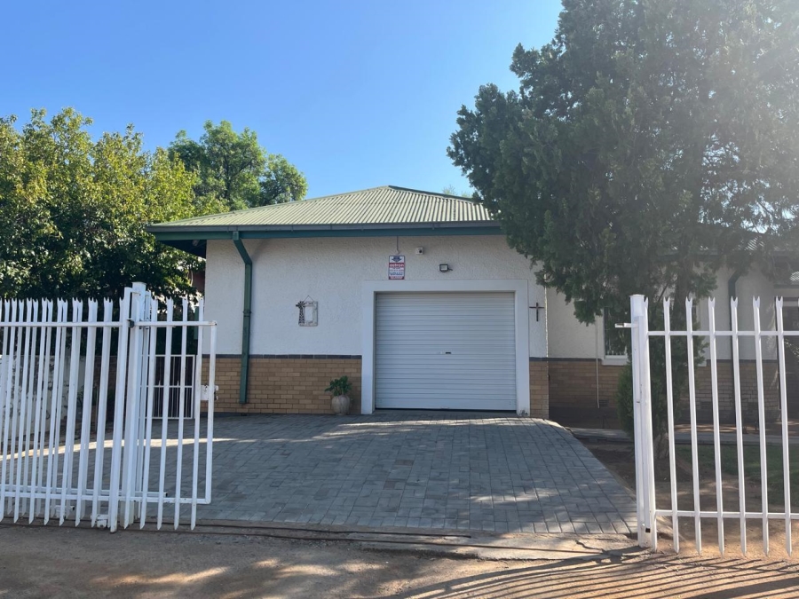 3 Bedroom Property for Sale in De Aar Northern Cape